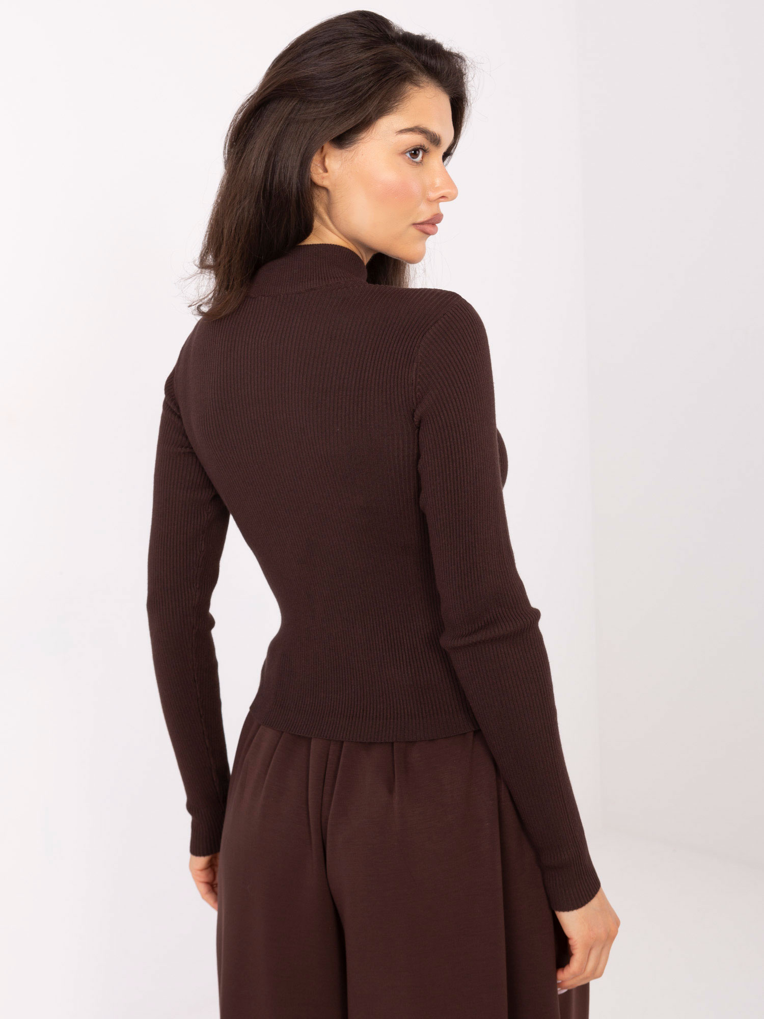 Sweter ciemny brązowy