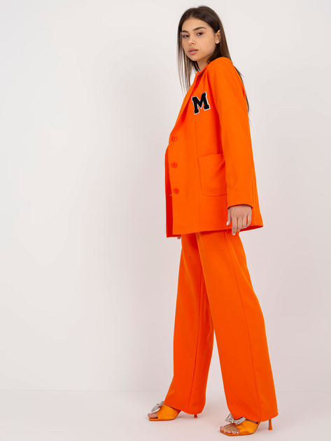 Hurt Pomarańczowa oversize marynarka z naszywkami