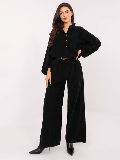 Czarna sztruksowa bluzka z bufiastym rękawem