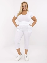 Białe spodnie 3/4 plus size z guzikami na nogawkach