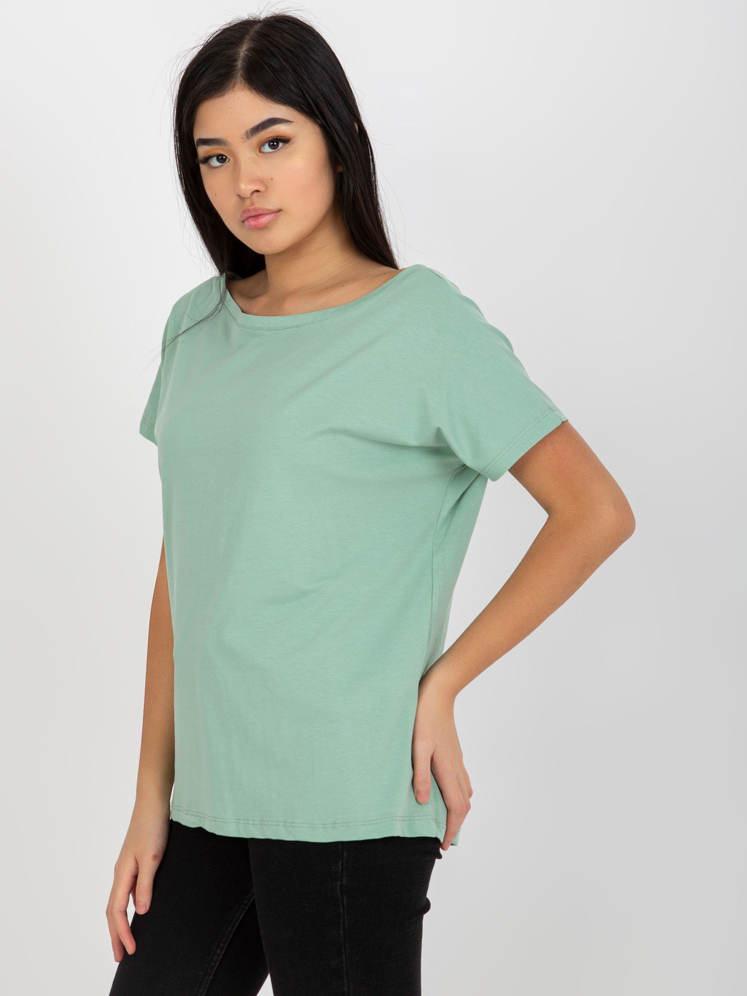 Wholesale Pistachio Loose Basic T-shirt made of Cotton Fire.