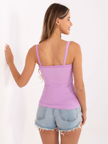 Liliowy prążkowany top na ramiączkach