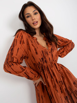 Hurt Jasnobrązowa sukienka z printami i falbaną SUBLEVEL