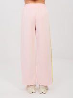 Pastelowy różowy komplet z kontrastowymi lampasami RUE PARIS 