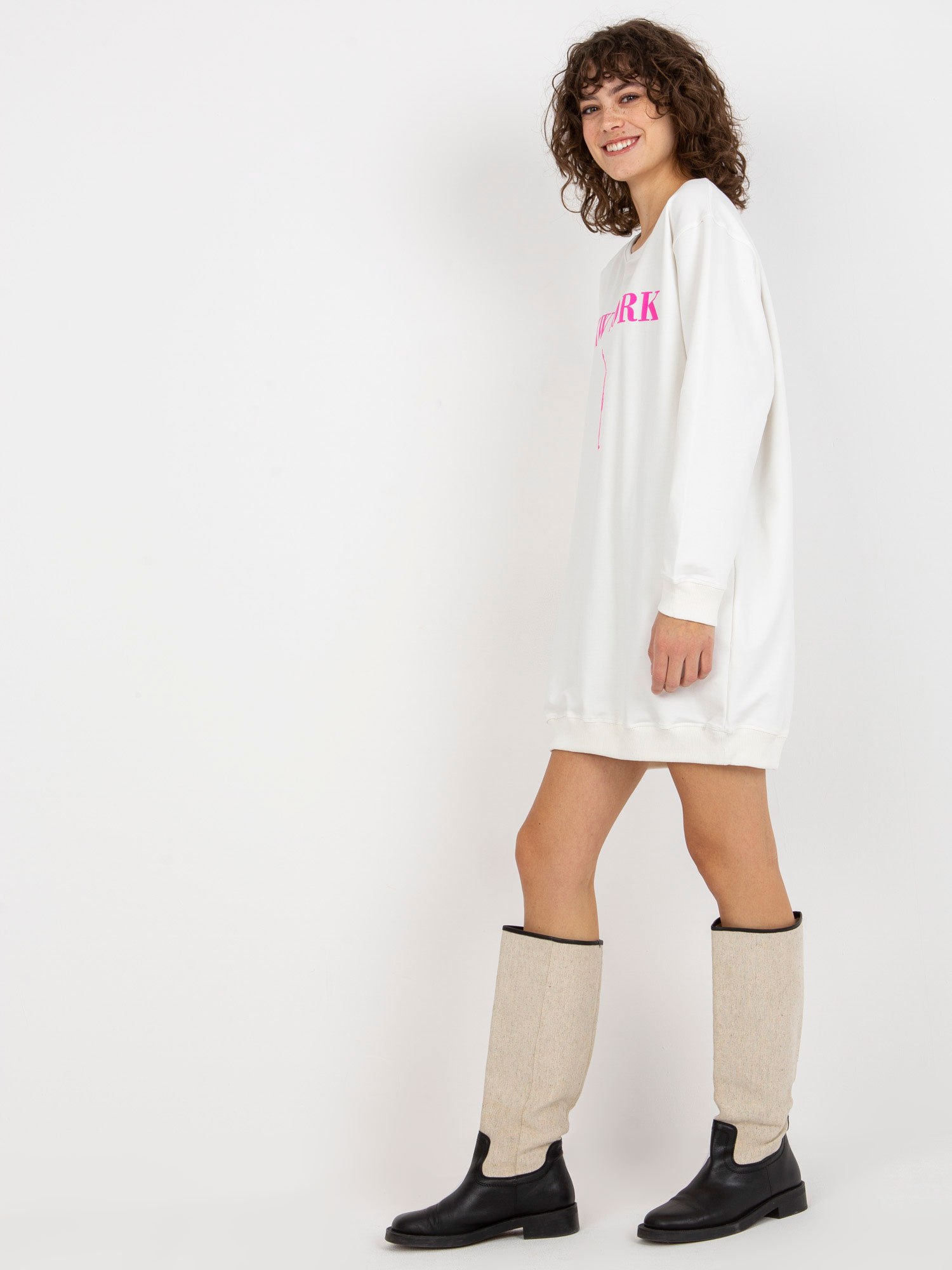 Hurt Ecru-różowa długa bluza oversize z napisem 