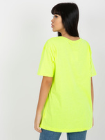 Hurtownia Fluo żółty luźny damski t-shirt z nadrukiem 