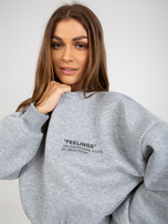 Hurtownia Szara dresowa bluza bez kaptura z napisem