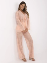 Brzoskwiniowy letni komplet z bluzką z wiązaniami