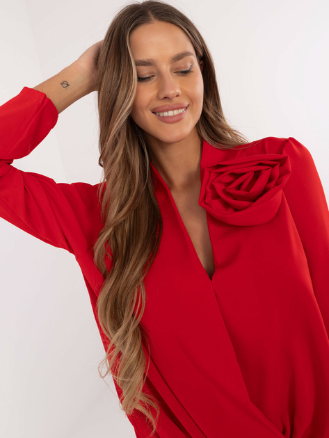 Hurt Czerwona kopertowa bluzka wizytowa z kwiatem