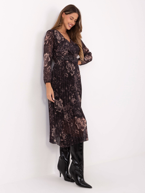 Czarna rozkloszowana sukienka z paskiem