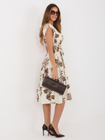 Brązowa rozkloszowana sukienka z wiązanym paskiem