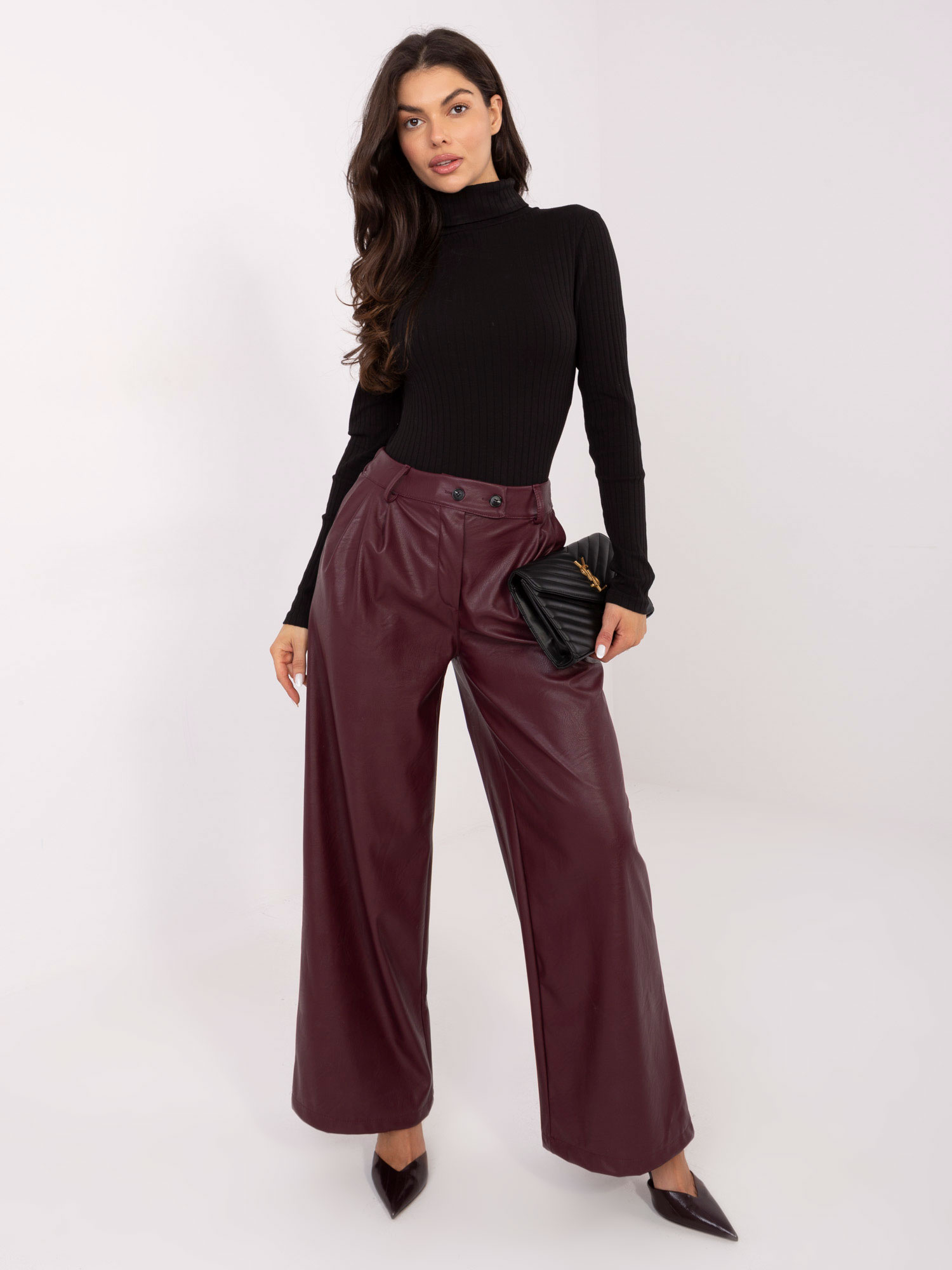 Czarna bluzka basic z golfem RUE PARIS 