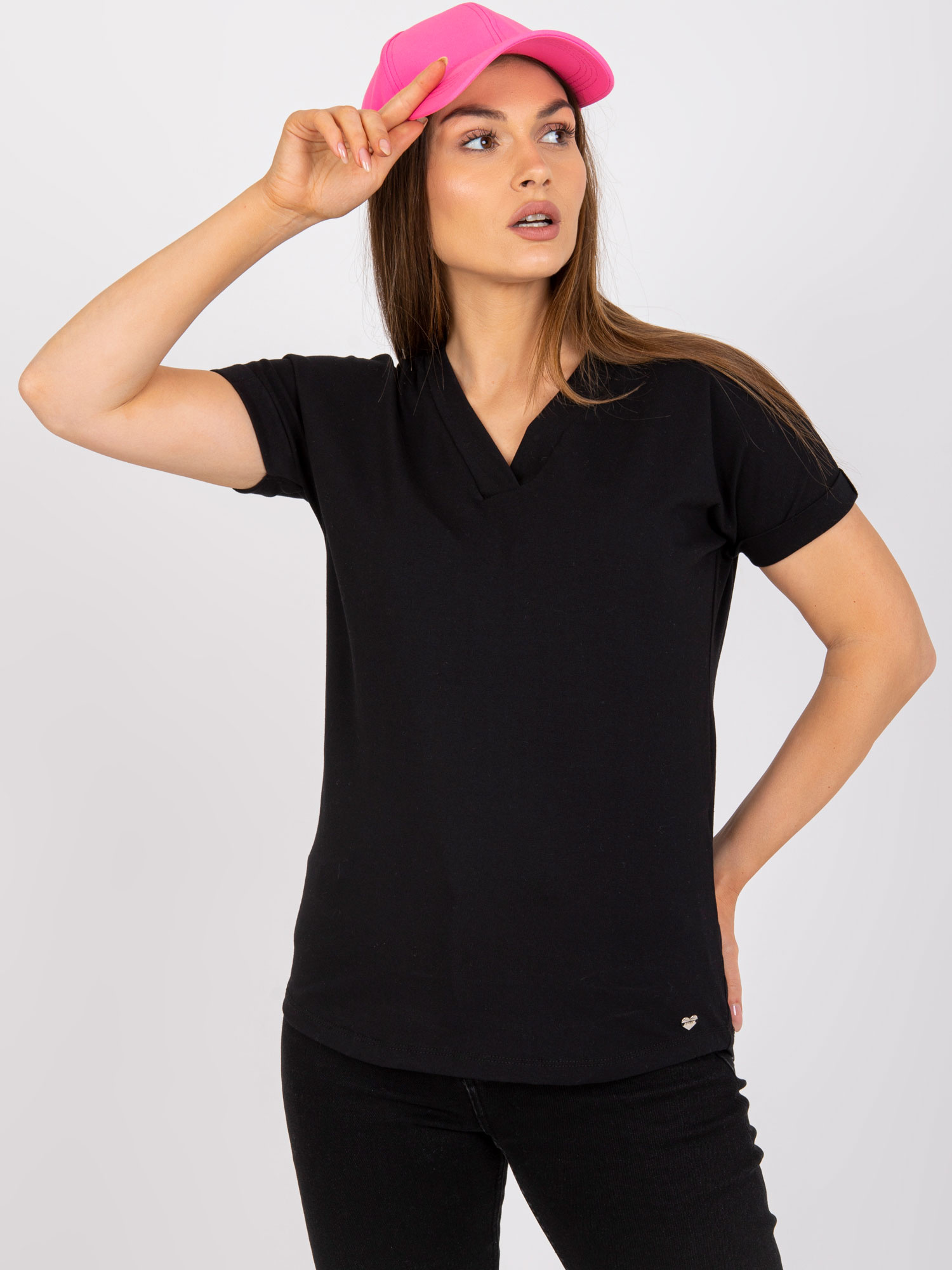 Black basic solid color t-shirt with a V-neck Severine.