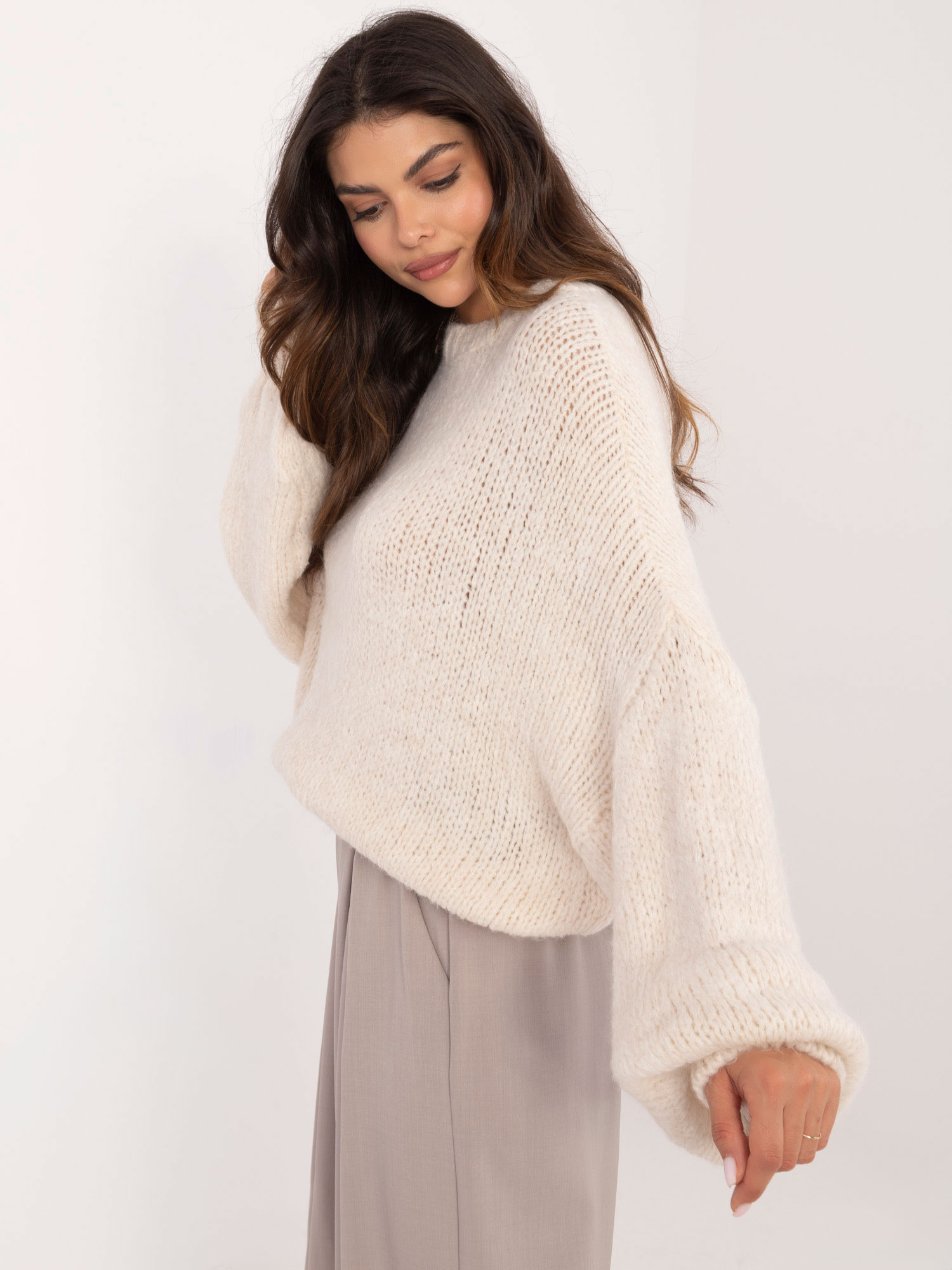 Sweter ecru