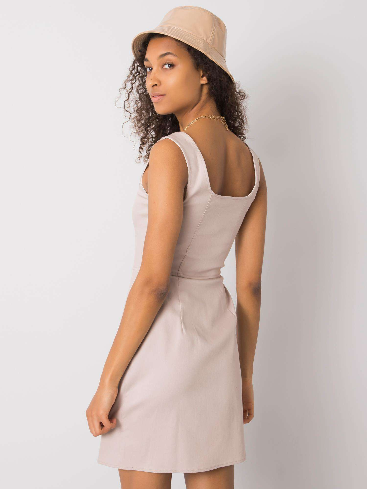Beige Kleid Zorina.