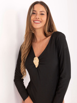 Czarne body z metalowym zdobieniem