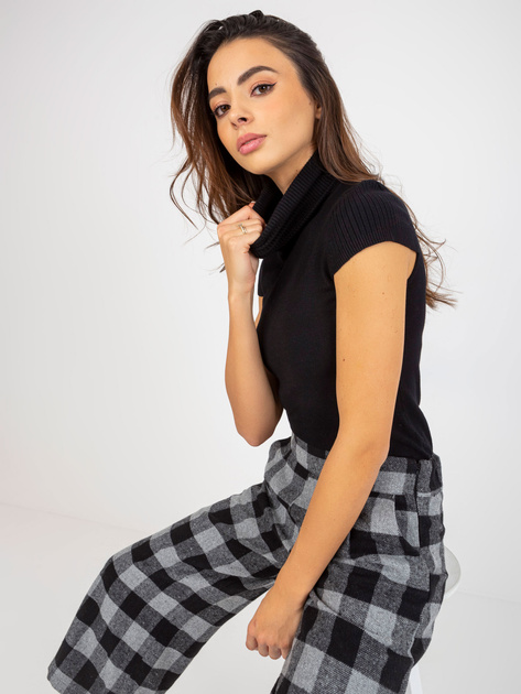 Hurt Czarny dopasowany sweter z golfem i krótkim rękawem