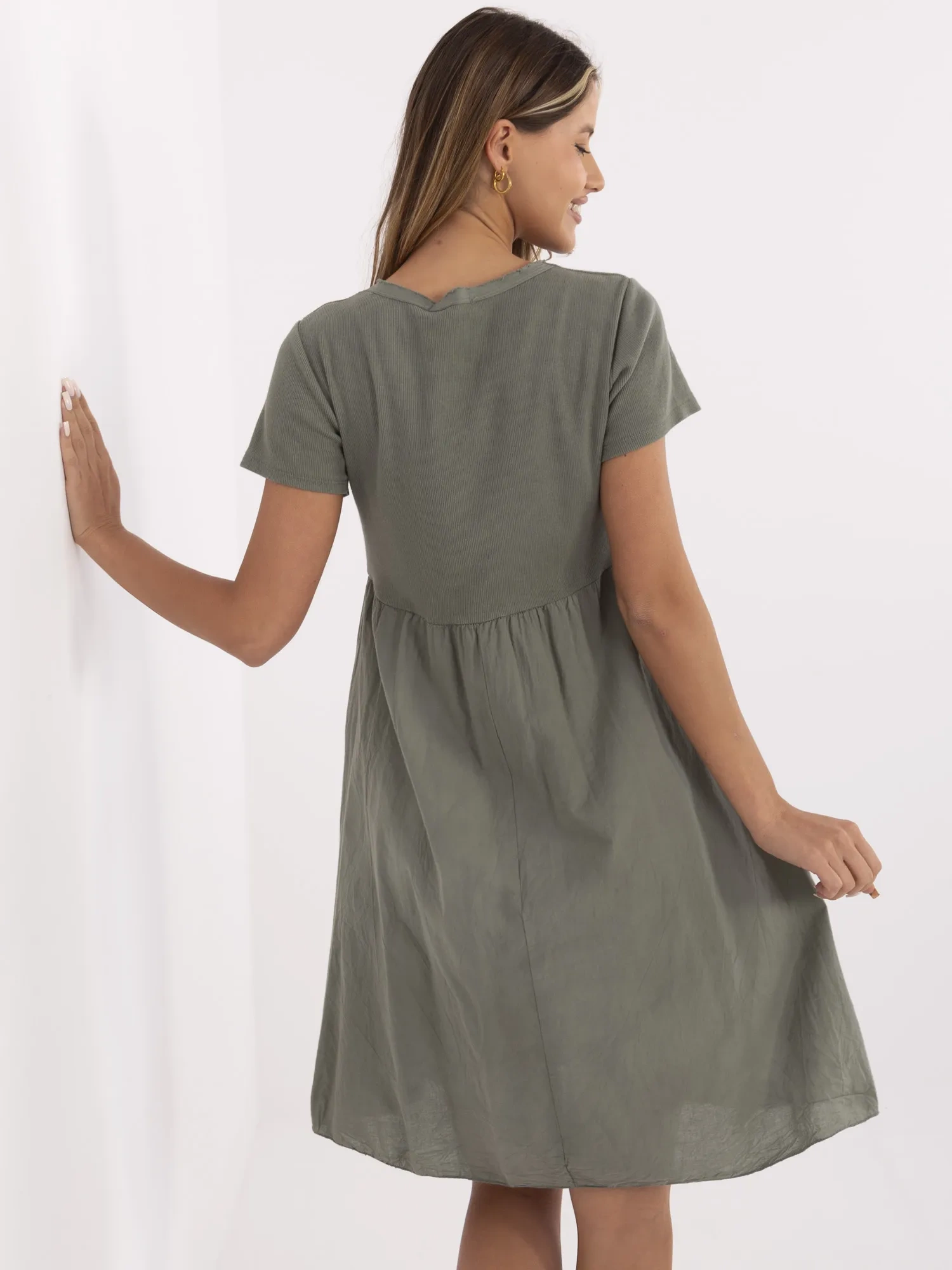 Khaki flared dress made of cotton.