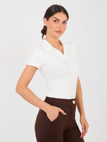 Ecru damska koszulka polo z wiskozy 