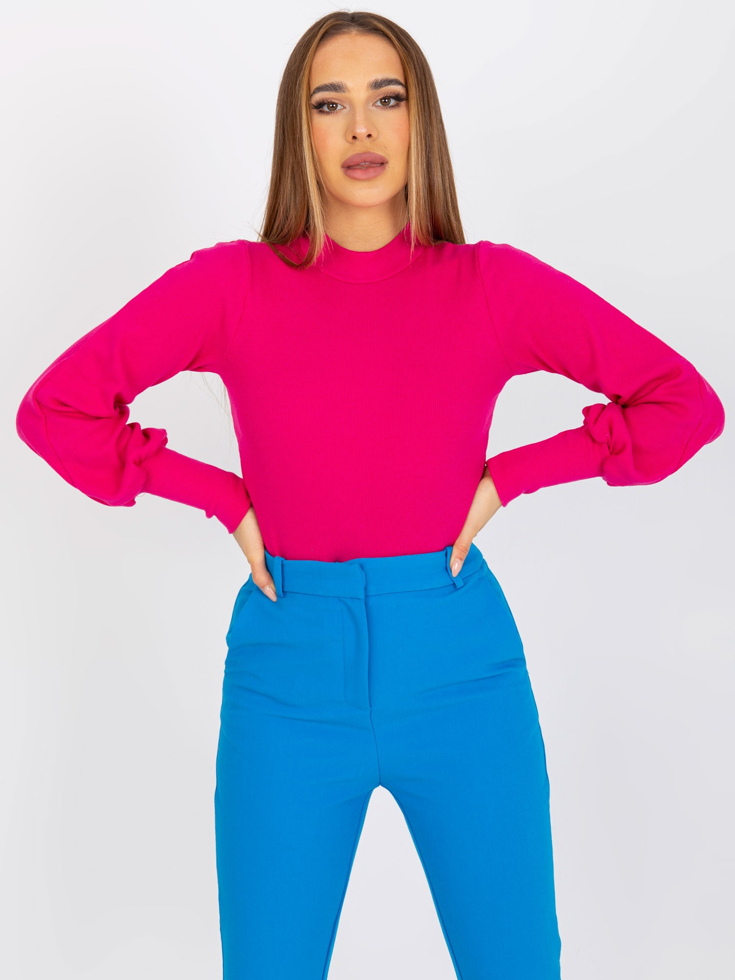 Fuksjowa prążkowana bluzka basic z bawełny Lauren RUE PARIS