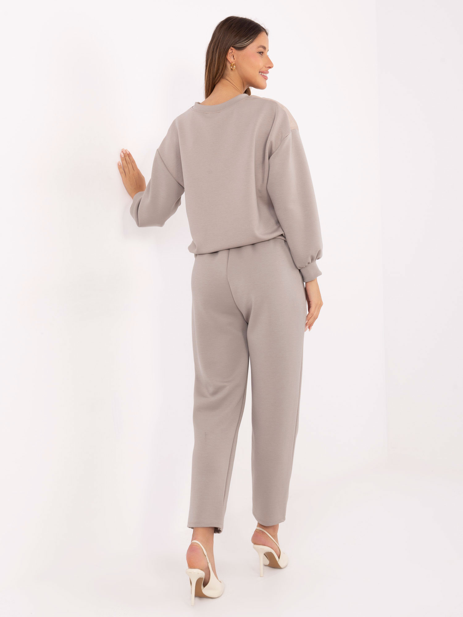 Fango zweiteiliger Set mit Kapuzenloser Sweatshirt.