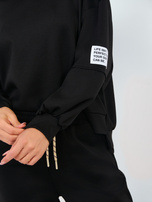 Czarny dresowy komplet z miękkiego materiału 