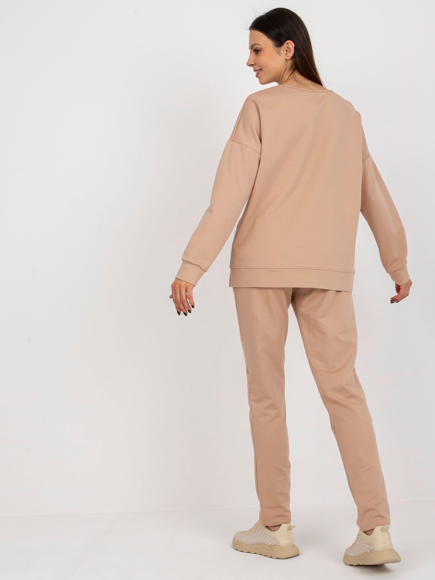 Camelowy komplet casualowy ze spodniami