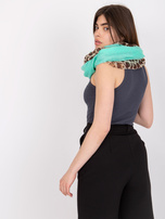 Miętowa chusta z printem w panterkę