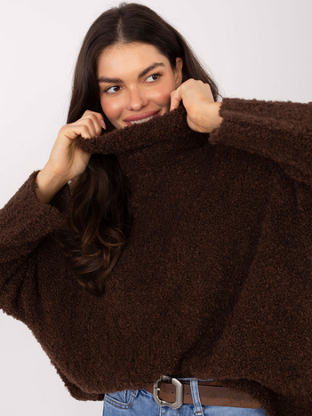 Czekoladowy sweter boucle o kroju oversize