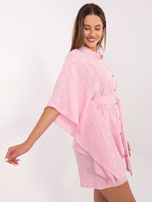 Jasnoróżowy letni komplet z haftem