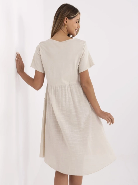 Beżowa letnia sukienka z krótkim rękawem