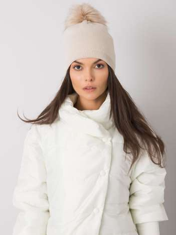 Beige gefütterte Damenmütze mit Bommel.