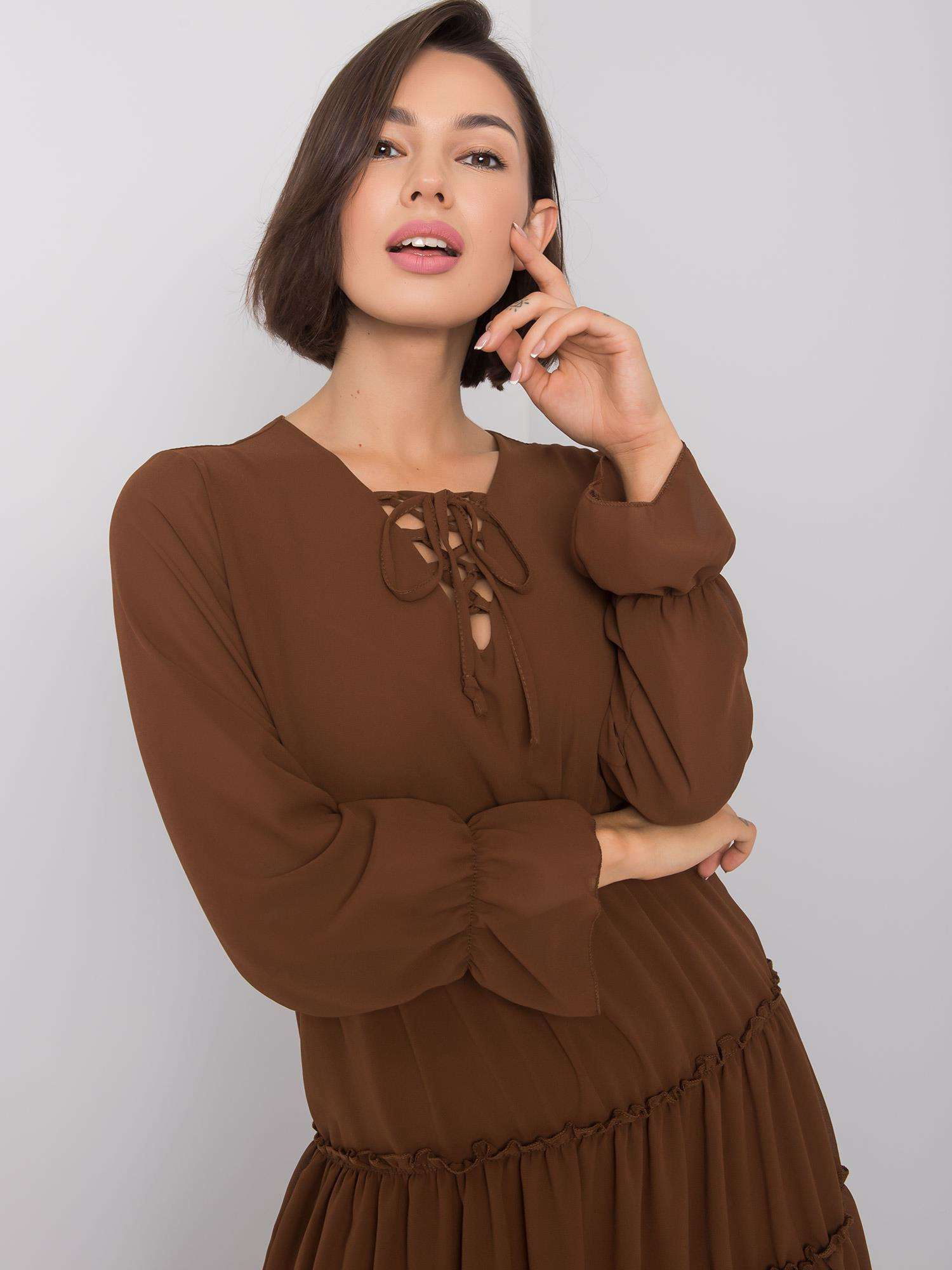 Braunes Kleid von Yana.
