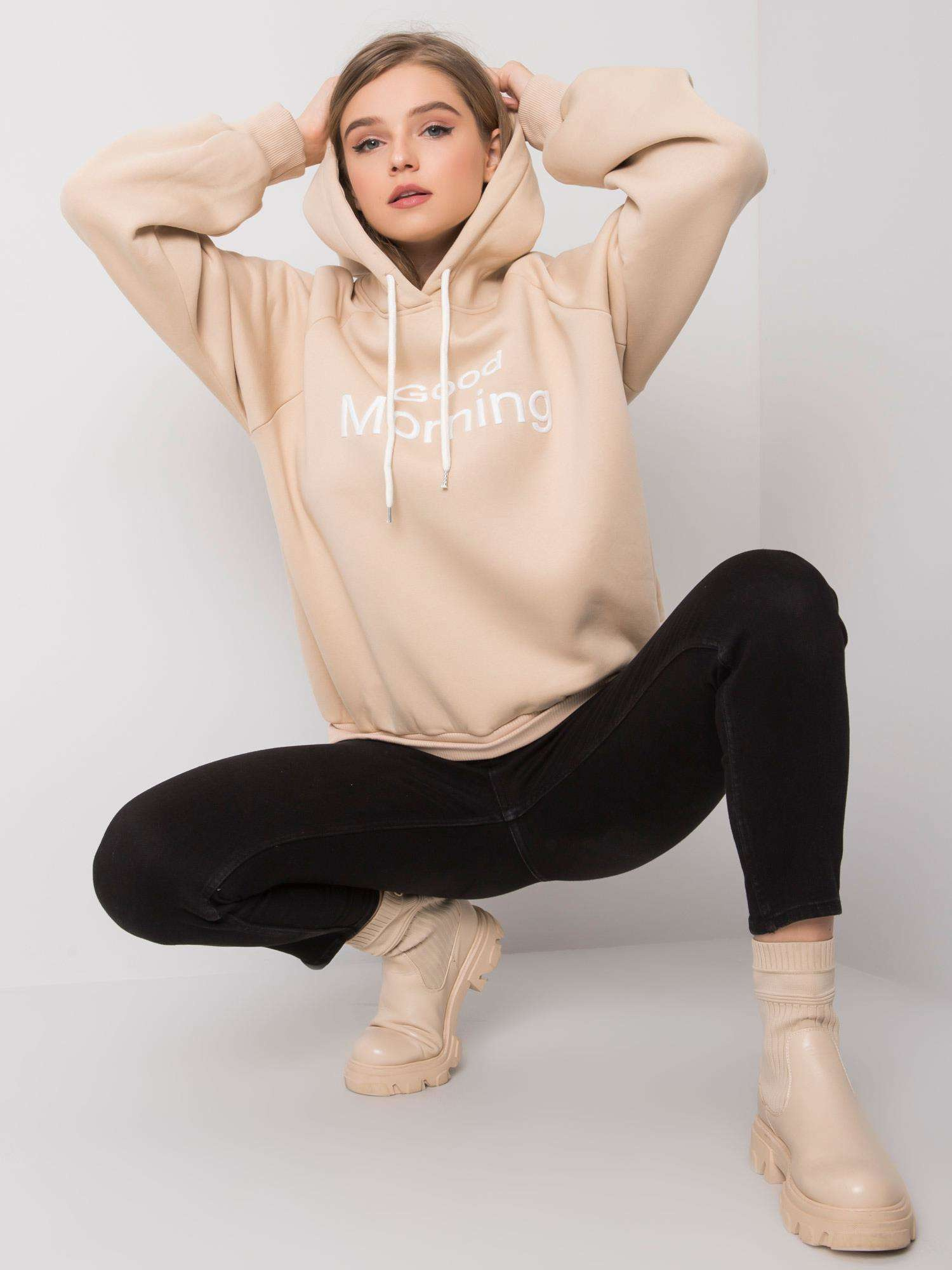 Beige zateplená oversized mikina s kapucí Alice.