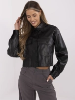 Czarna krótka kurtka z ekoskóry z kołnierzykiem