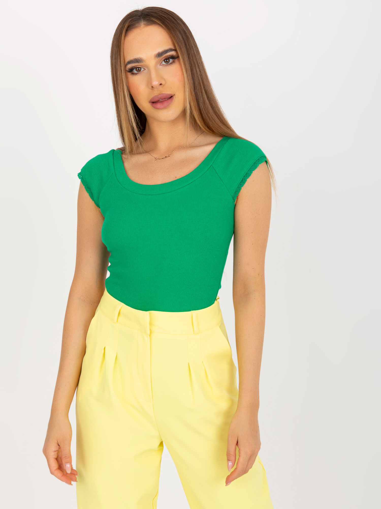Hurtownia Zielony prążkowany top basic z koronką RUE PARIS  