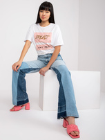 Biały t-shirt oversize z aplikacją i nadrukiem 