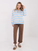 Jasnoniebieska bluza z suwakiem przy dekolcie