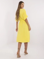 Gelbes Sommerkleid für Damen aus Musselin.