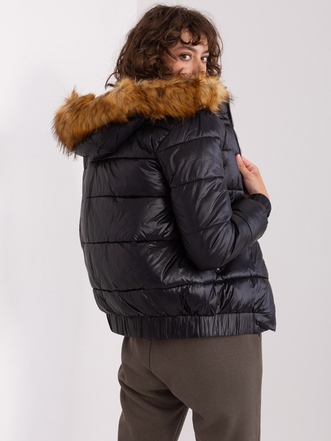 Hurt Czarna damska kurtka zimowa z naszywką