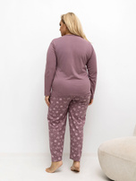 Dulkiai rožinė pižama plus size su marškinėliais ir kelnėmis.