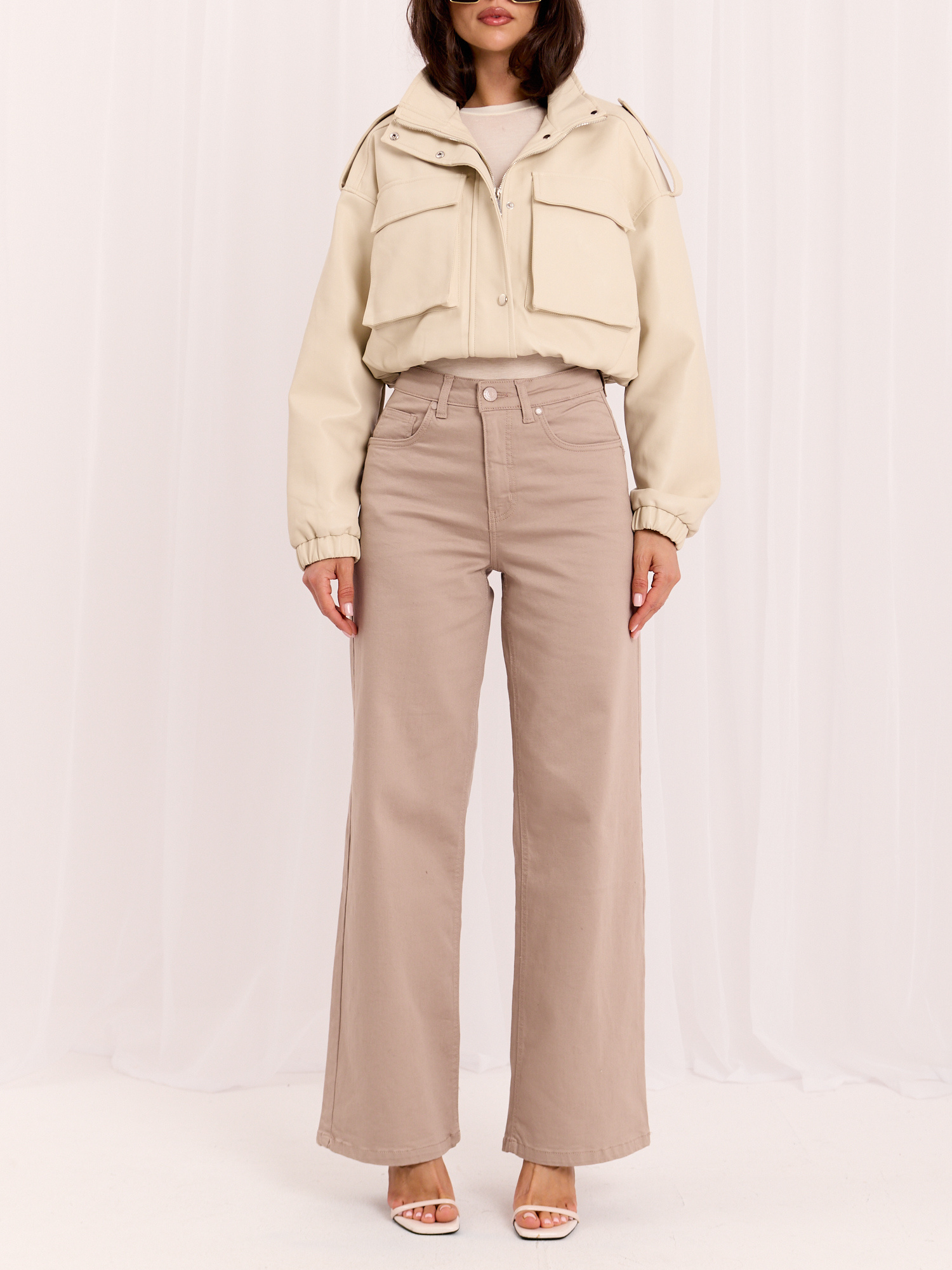 Ciemnobeżowe damskie jeansy wide leg