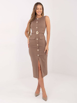 Ciemnobeżowa midi sukienka z rozcięciem 