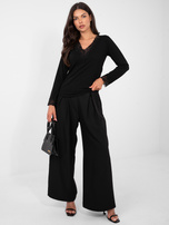 Czarna damska bluzka z dekoltem w serek