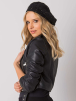 Czarna czapka damska z aplikacją