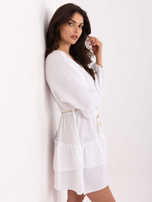Biała krótka sukienka z muślinu