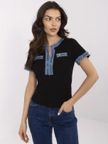Czarna dopasowana bluzka z jeansowymi wstawkami