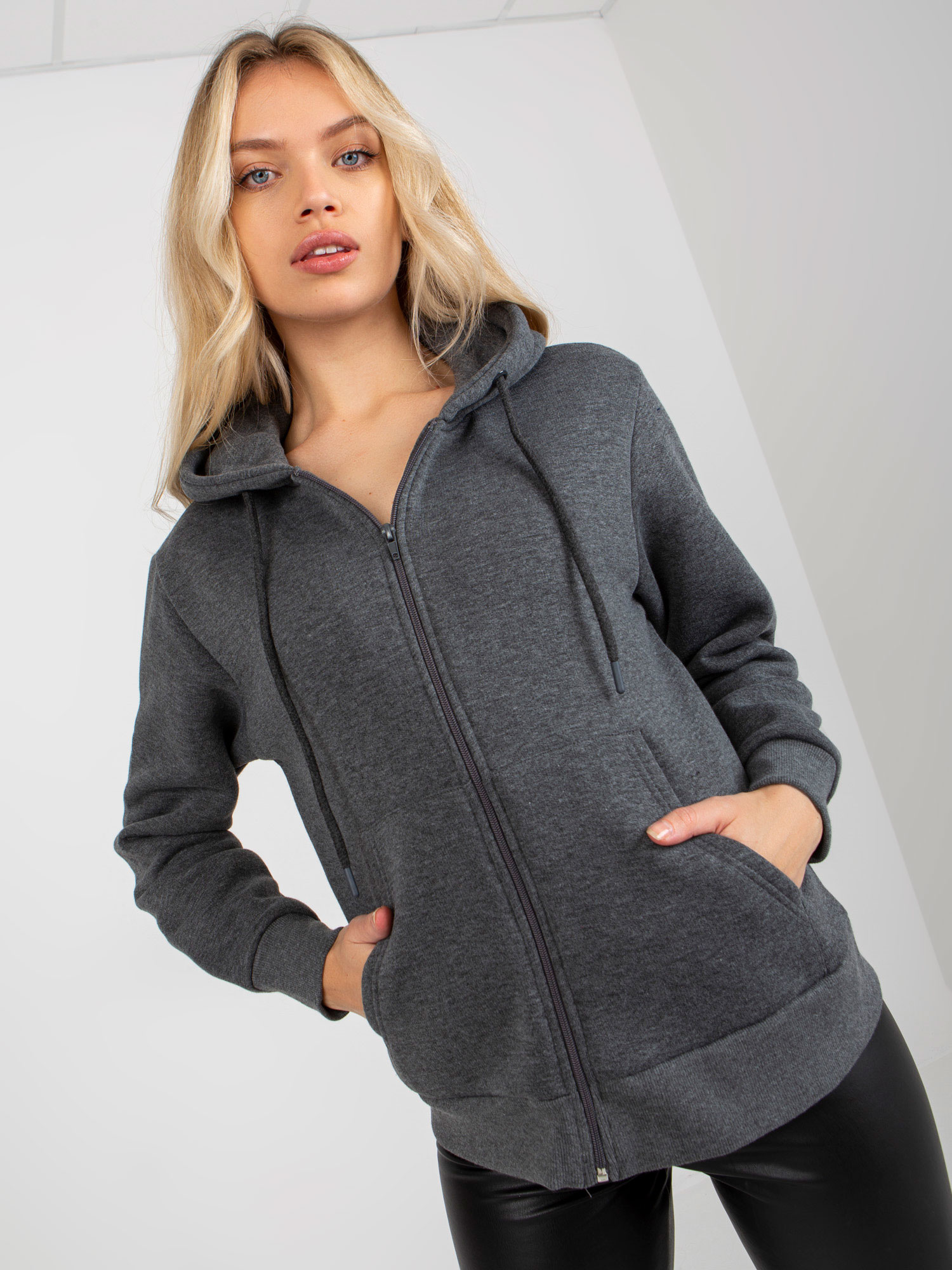 Ciemnoszara rozpinana bluza basic z kapturem RUE PARIS