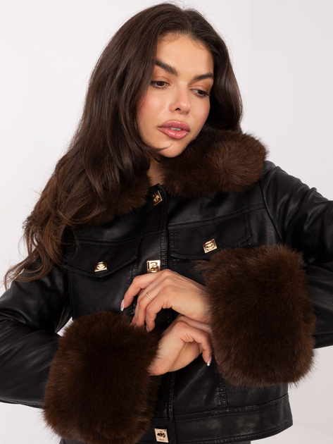 Czarna kurtka z ekoskóry z futrzaną podszewką