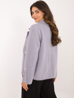 Hurt helllila Alpakajacke mit Druckknopfverschluss.